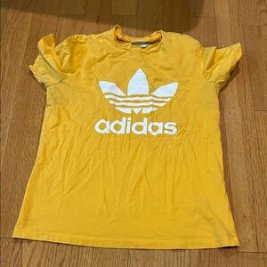 Women’s retro adidas Yellow Short-Sleeve Trefoil Logo Tee Sz M